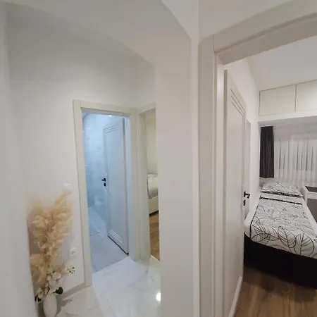 Ivana Apartament *